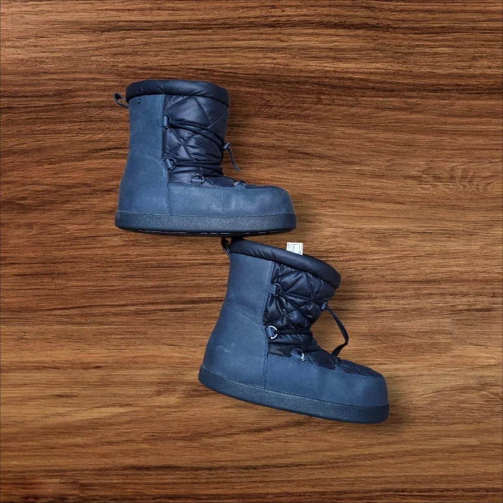 UGG Blue Winter Lace Up Quilted Moon Boots